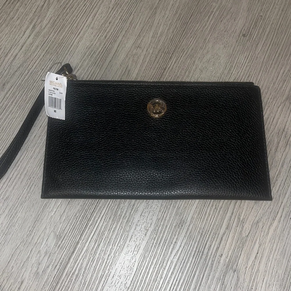 Micheal Kors Clutch